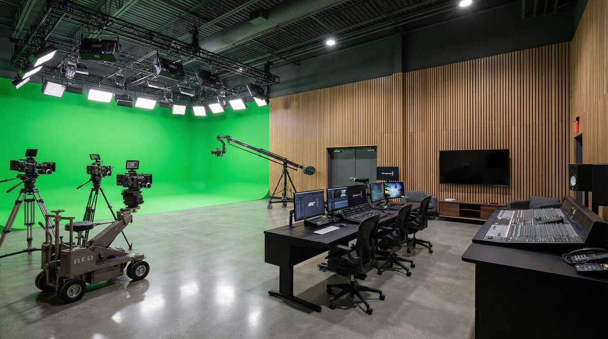 草莓视频影视制作工作室